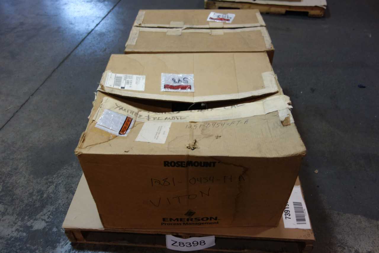 1 PALLET OF NEW ROSEMOUNT PRESSURE TRANSMITTERS - INSTRUMENTATION
