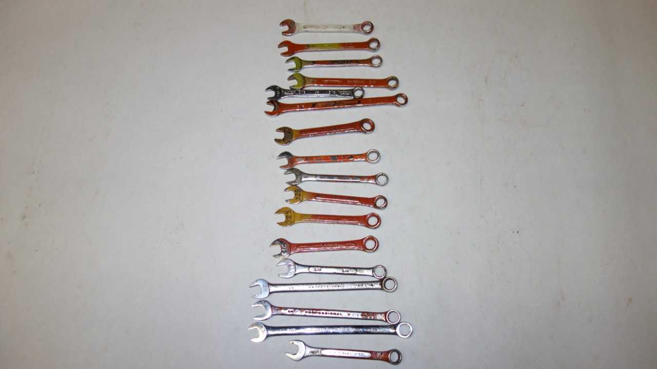 LOT OF 17 ASSORTED COMBINATION WRENCHES - HAND TOOLS