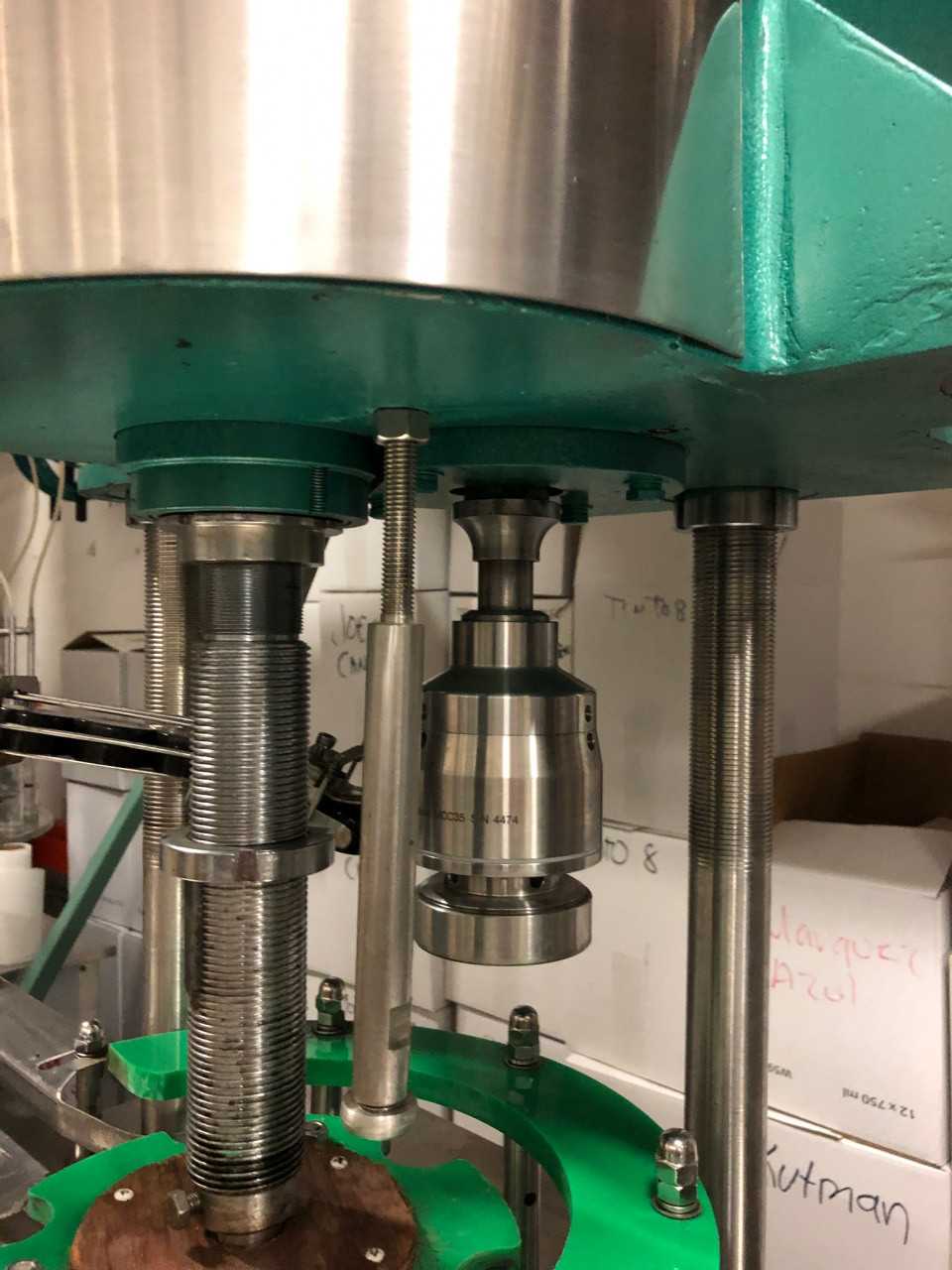 Single-Head Automatic Capping Machine - PACKAGING
