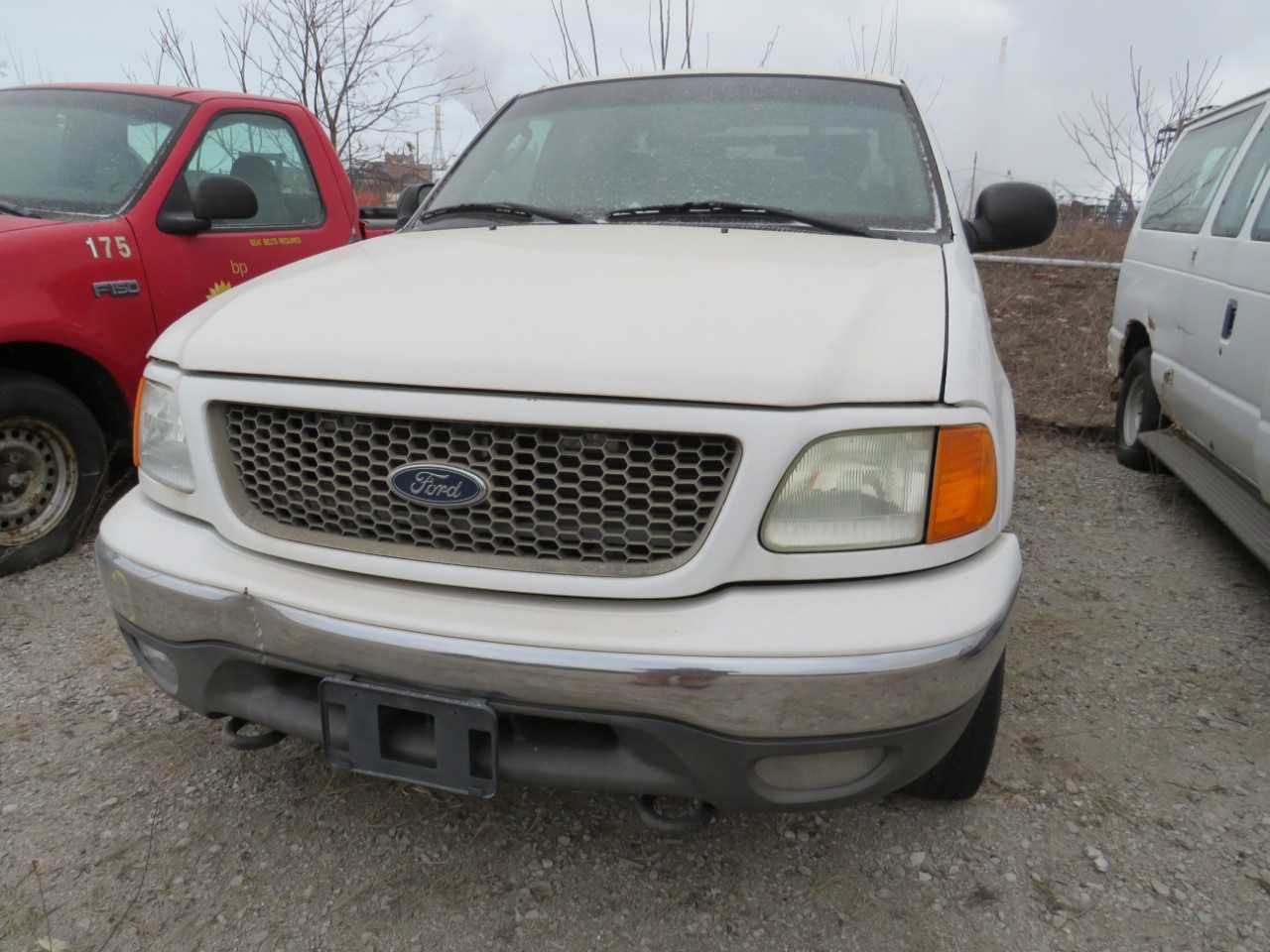 2004 FORD F-150 HERITAGE XL 4WD 2 DOOR 8 CYL GAS TRUCK  VIN:  2FTRX18W34CA32070 - BUSES