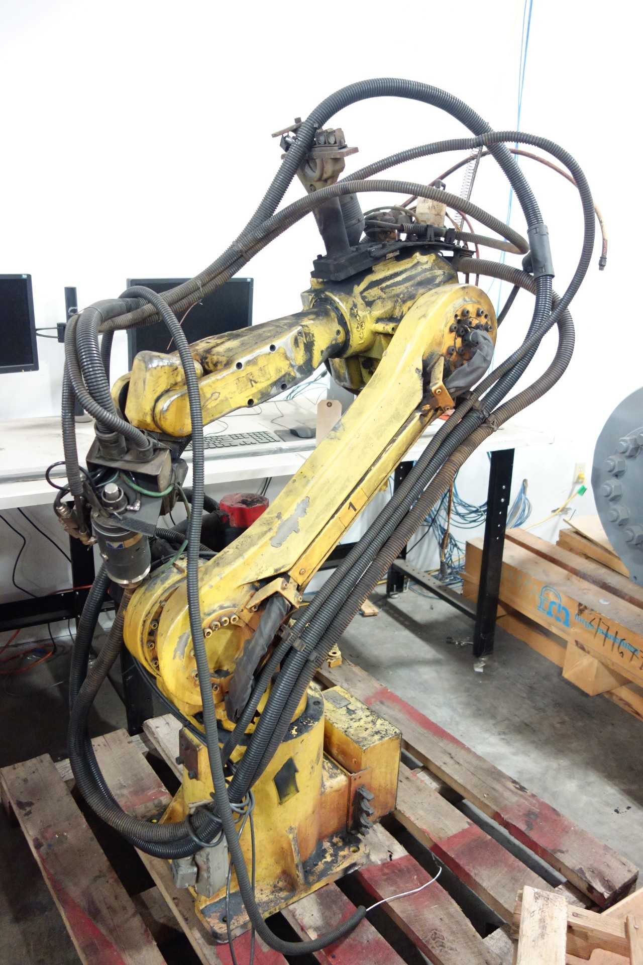 GE FANUC ROBOT ARM - INDUSTRIAL ROBOTS