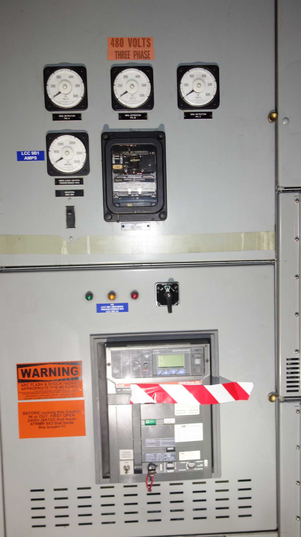 X10 SECTIONS OF ABB SACE EMAX SWITCHGEAR BREAKERS - CIRCUIT BREAKERS