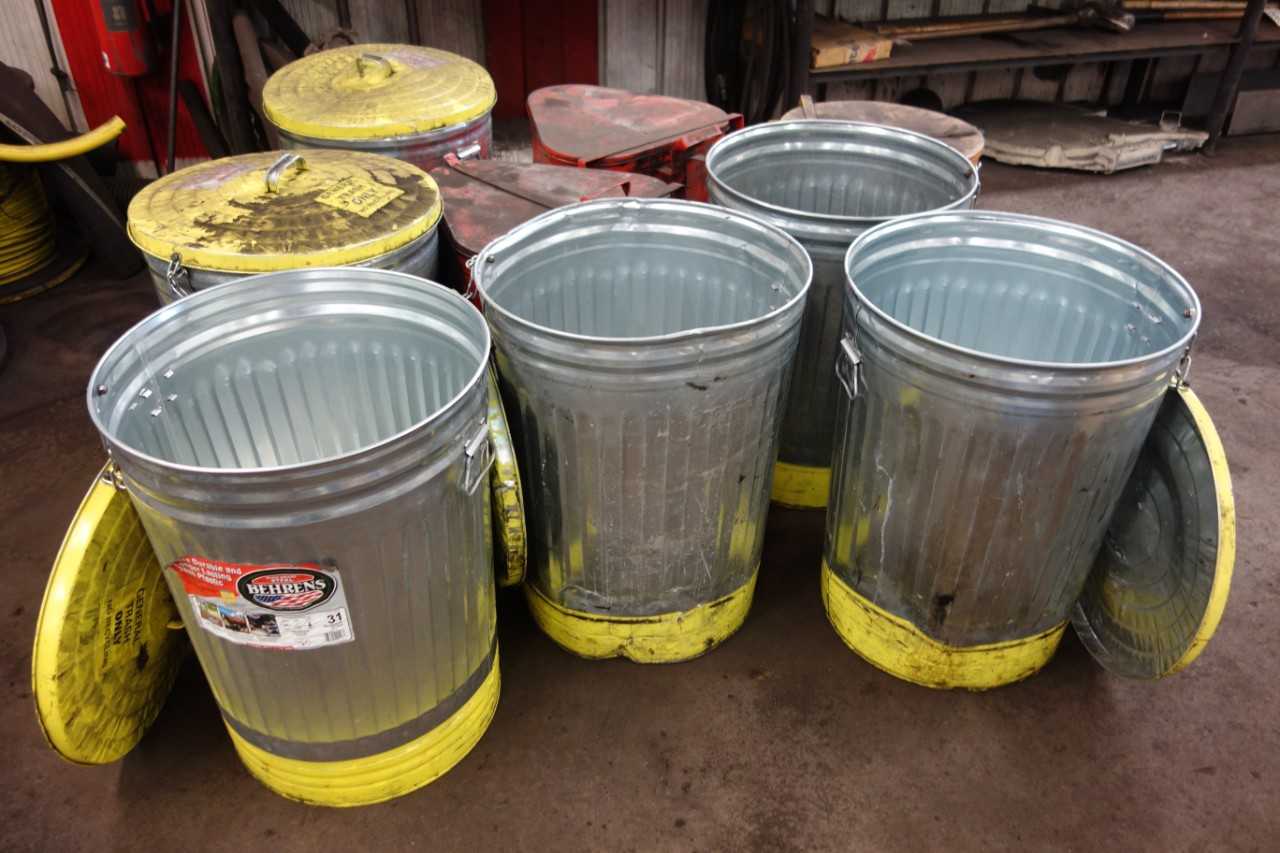 LOT OF 8 ASSORTED METAL GARBAGE CANS - WASTE BINS