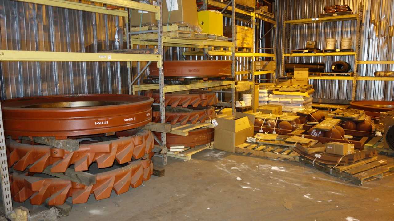CONTENTS OF RACKING AND FLOOR, - COUPLINGS, JOINTS, & HUBS
