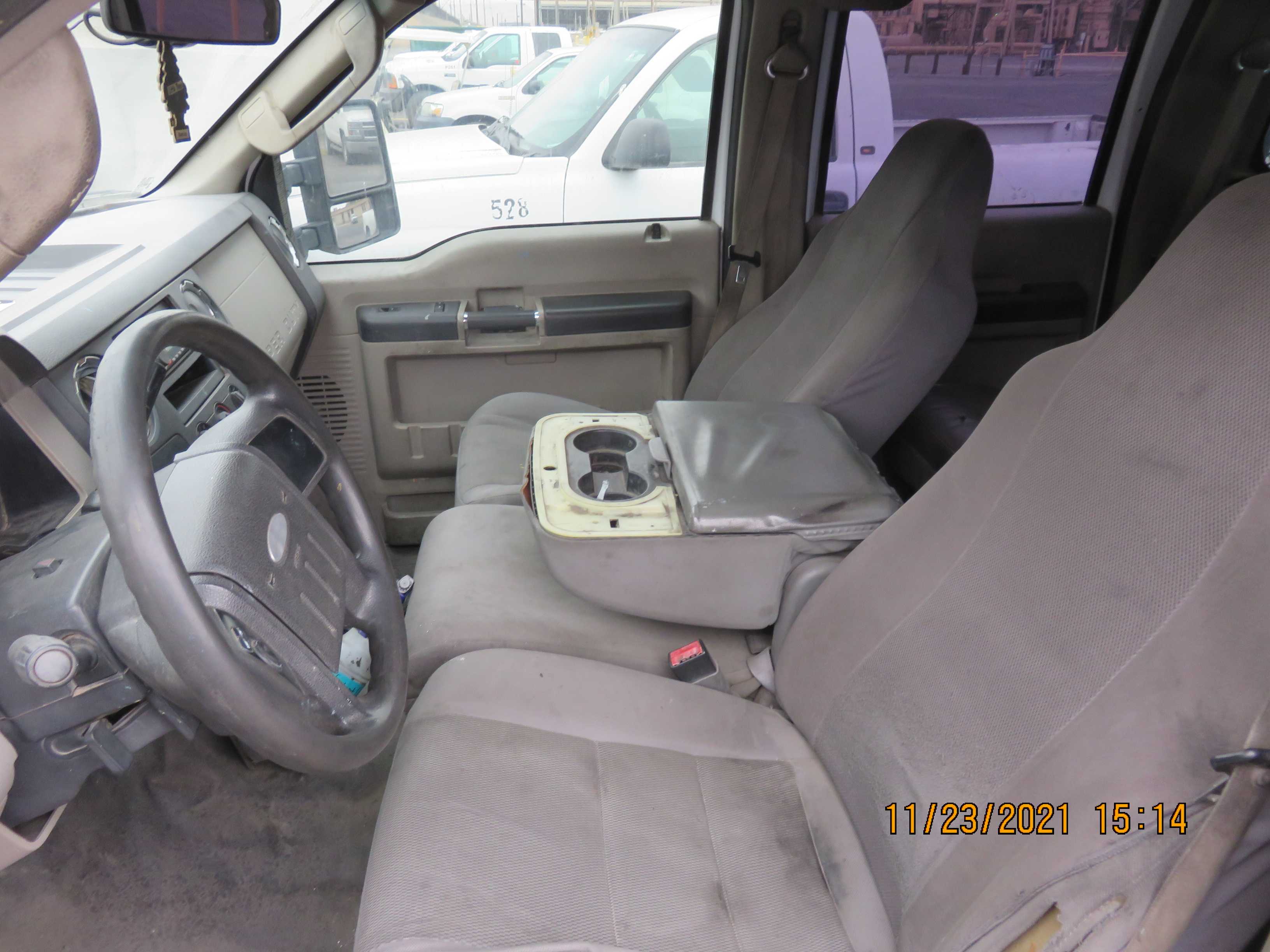 2008 Ford F250 (6415) - BUSES