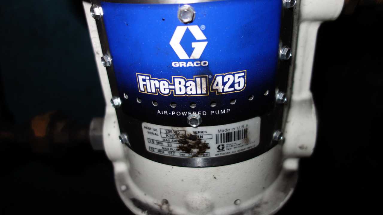 LOT OF 5 GRACO FIREBALL 425 AND PRESIDENT GREASE PUMP - MISCELLANEOUS
