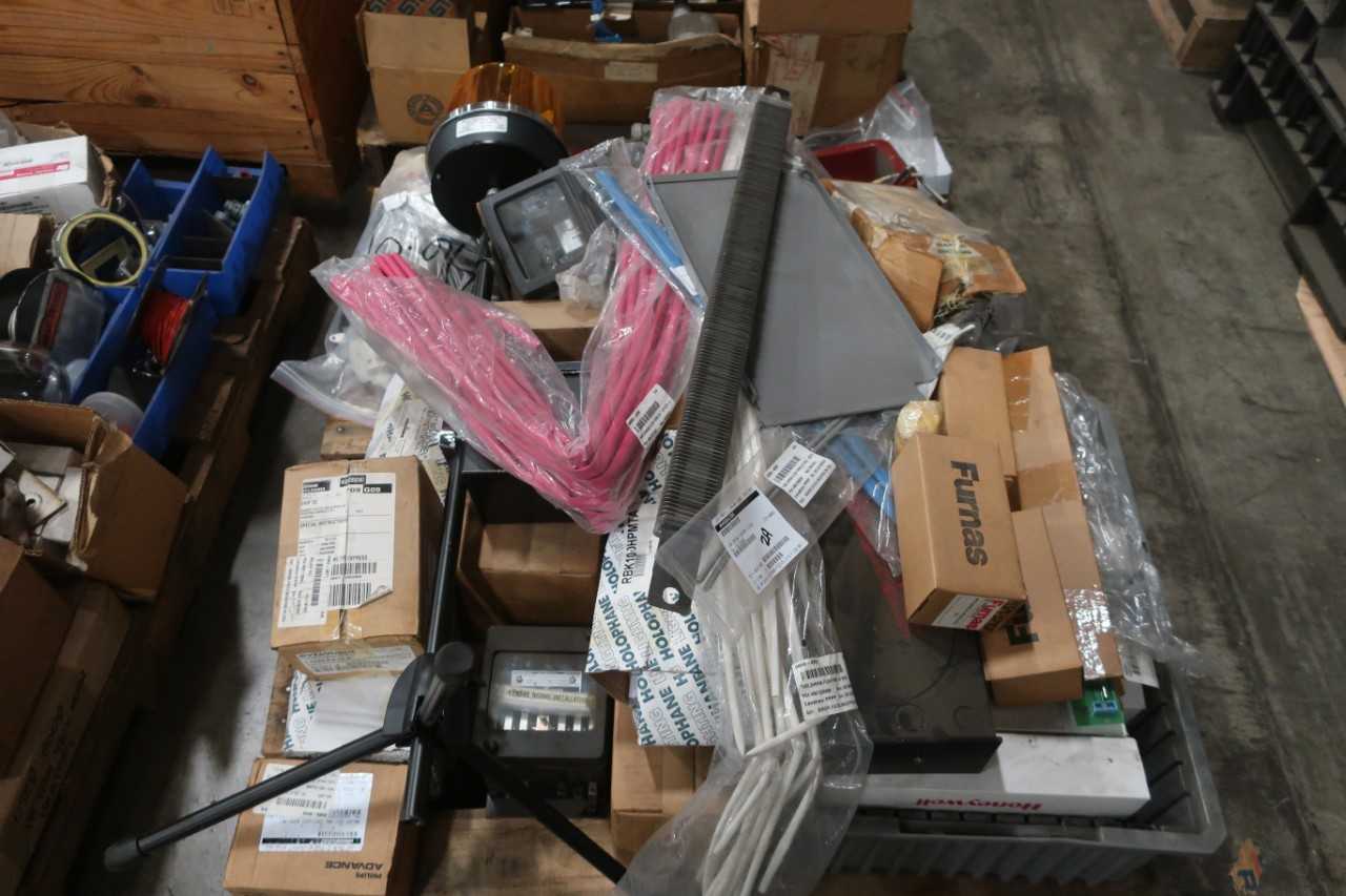 4 PALLETS OF ASSORTED PUMPS AND PUMP PARTS SUBMERSIBLE PUMPS CASINGS SEALS IMPELLARS - PUMPS
