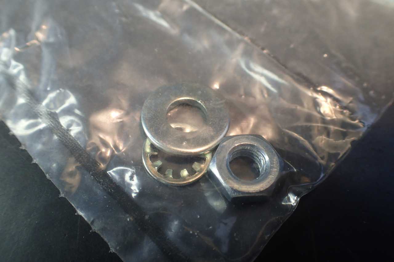 International Rectifier 2N1800 Stud Mount Thyristor: 600V 70A NEW! Made in Italy - ELECTRICAL PARTS