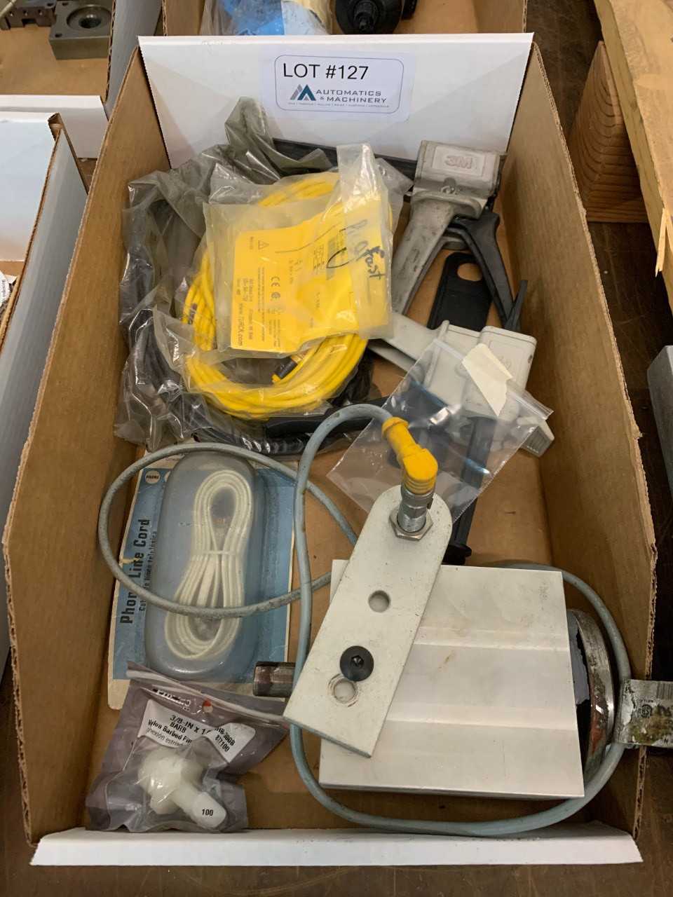 Assorted machine repair parts and Servo Motor - SERVO Assorted machine repair parts and Servo Motor - SERVO