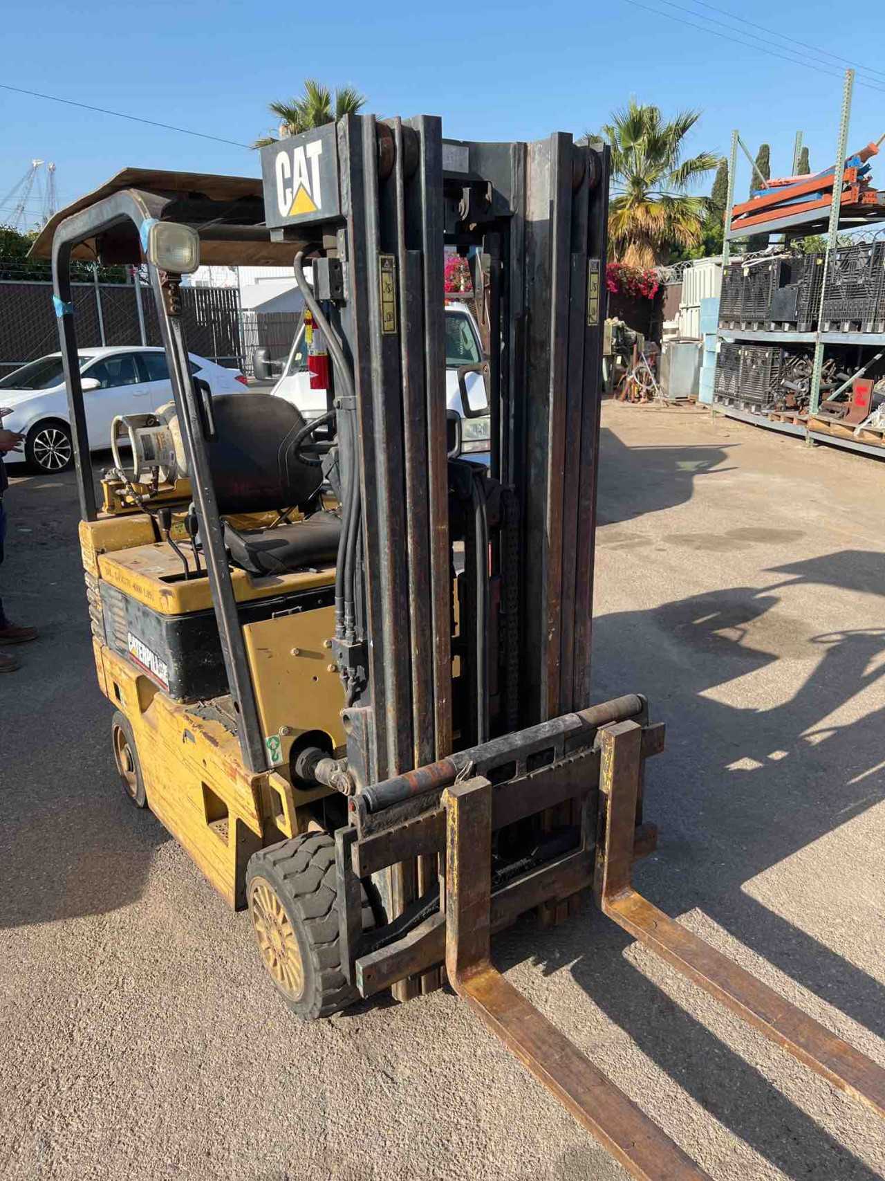 4000Lbs Caterpillar T40E Forklift - FORKLIFTS 4000Lbs Caterpillar T40E Forklift - FORKLIFTS