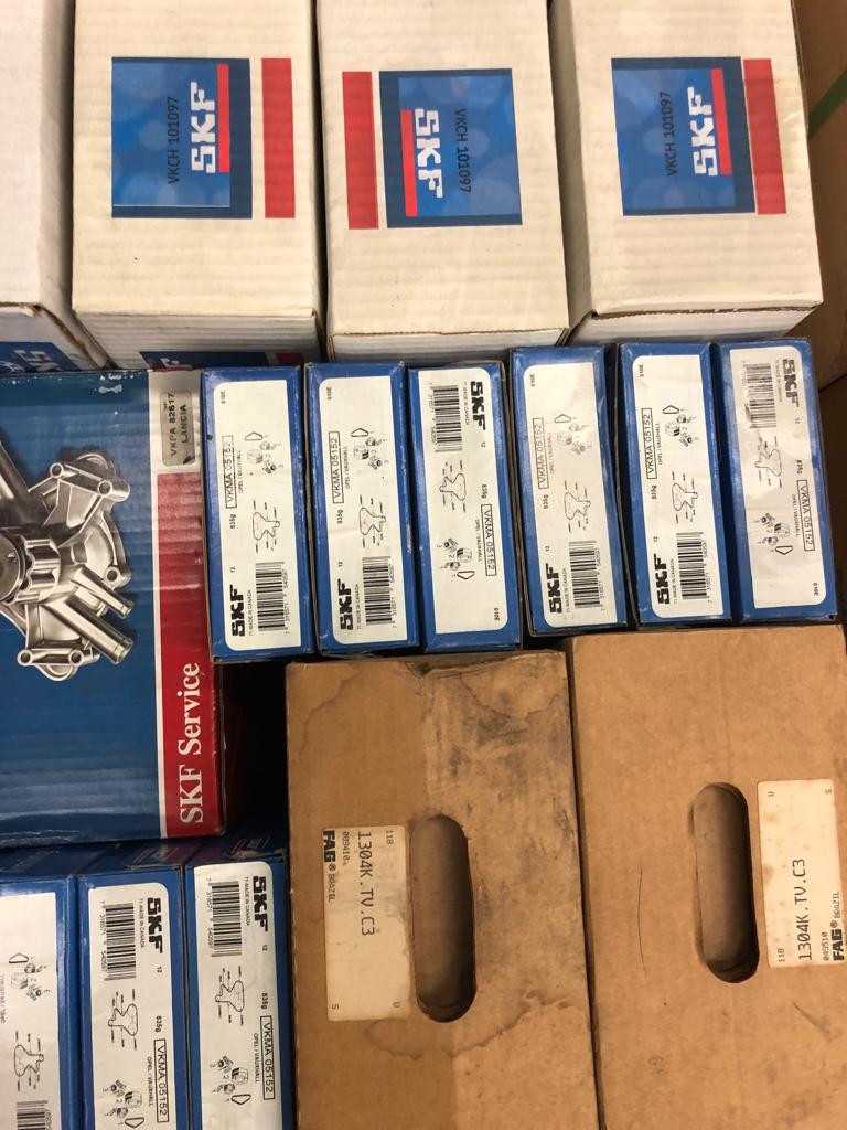 1 pallet of assorted bearings - BEARINGS