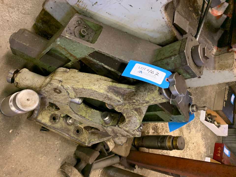 Steady Rests - MACHINE TOOLING