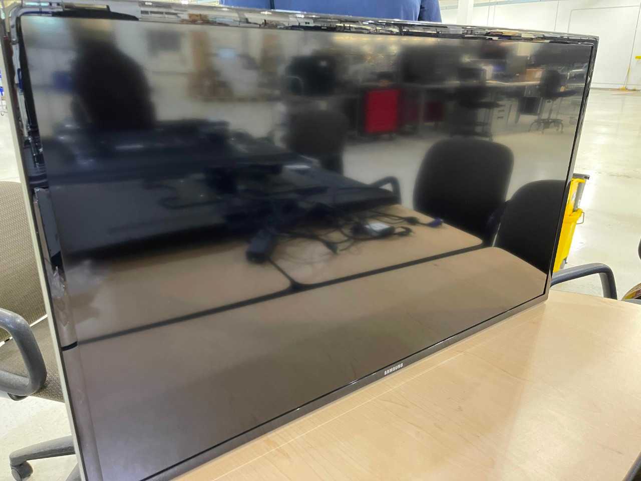 Samsung LCD TV - INDUSTRIAL PARTS