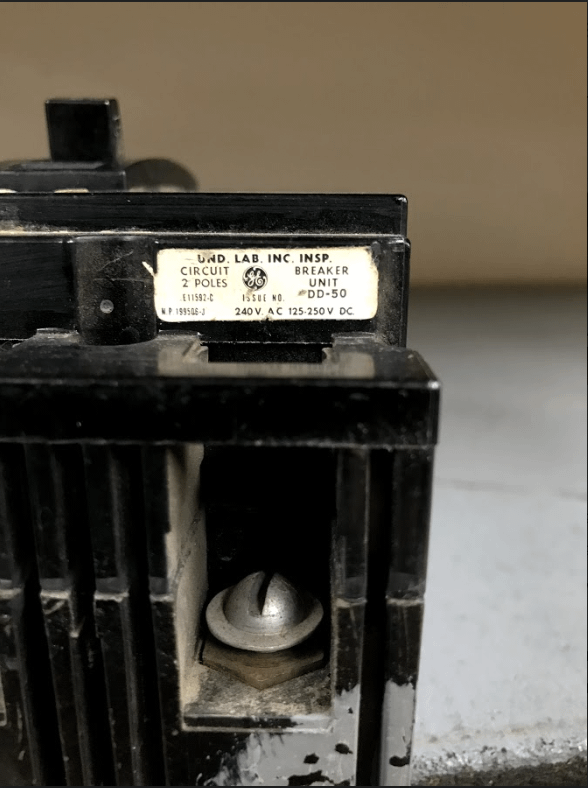 General Electric Breaker - CIRCUIT BREAKERS