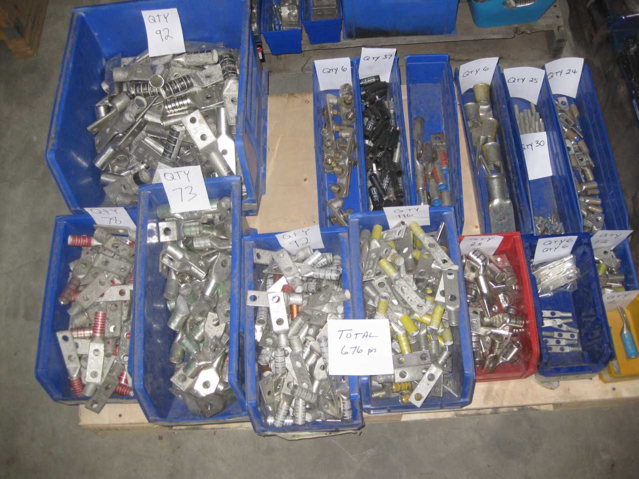 MIXED MECHNICAL LUGS ( QTY. 1942 ) - ELECTRICAL COMPONENTS