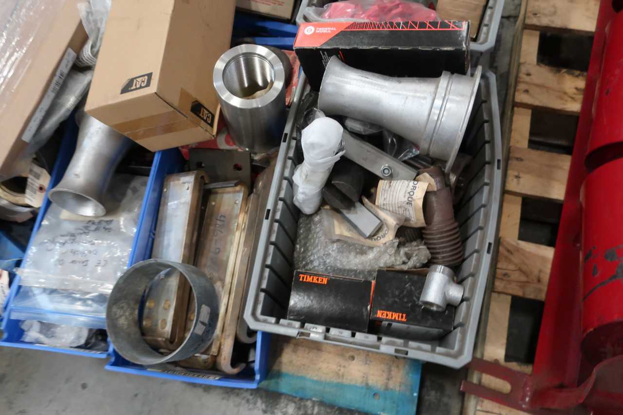 6 PALLETS OF ASSORTED POWER TRANSMISSION BELTS SEALS SPROCKETS HOSES COUPLINGS - POWER TRANSMISSION