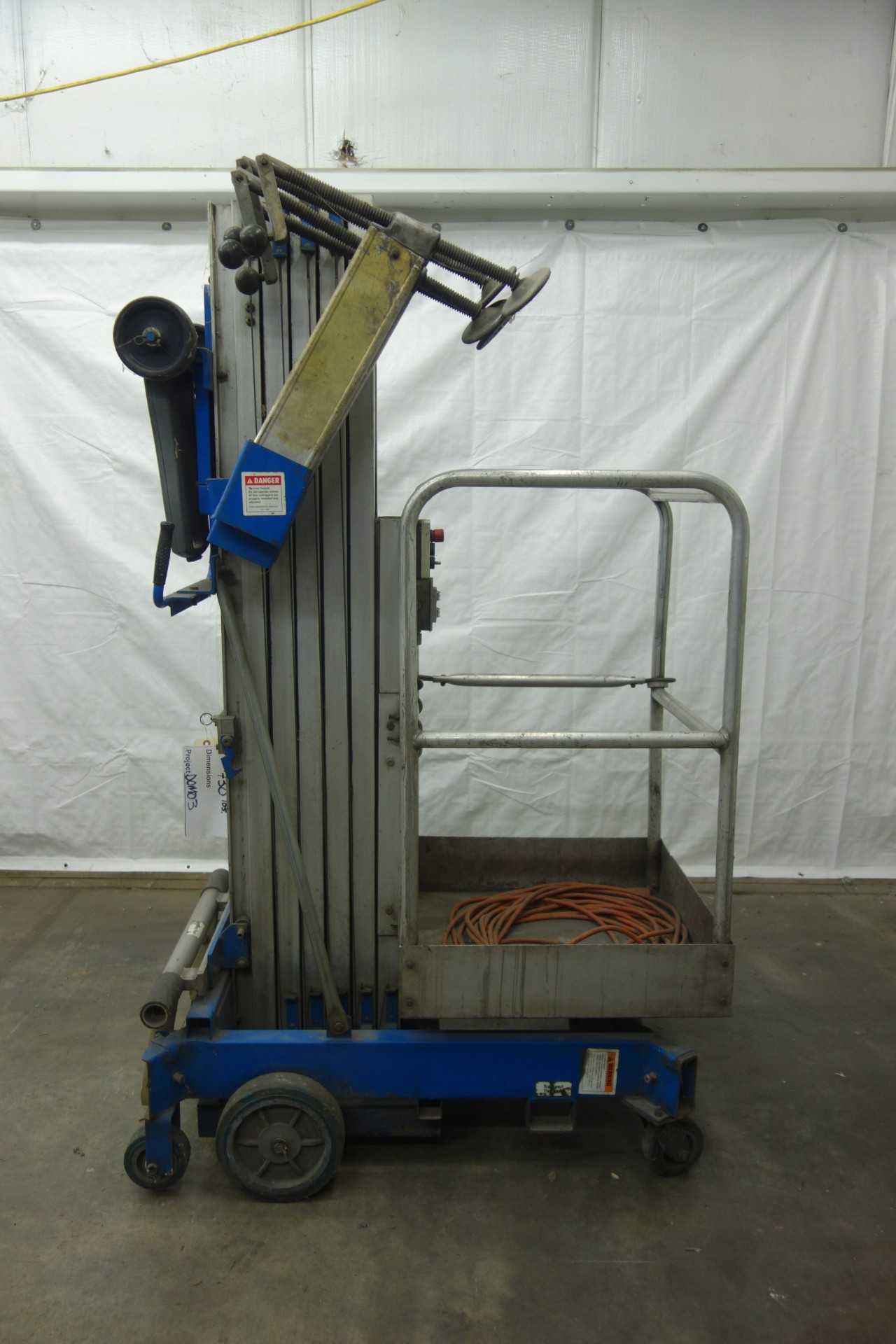GENIE AWP-24 SCISSOR LIFT - SCISSOR LIFTS