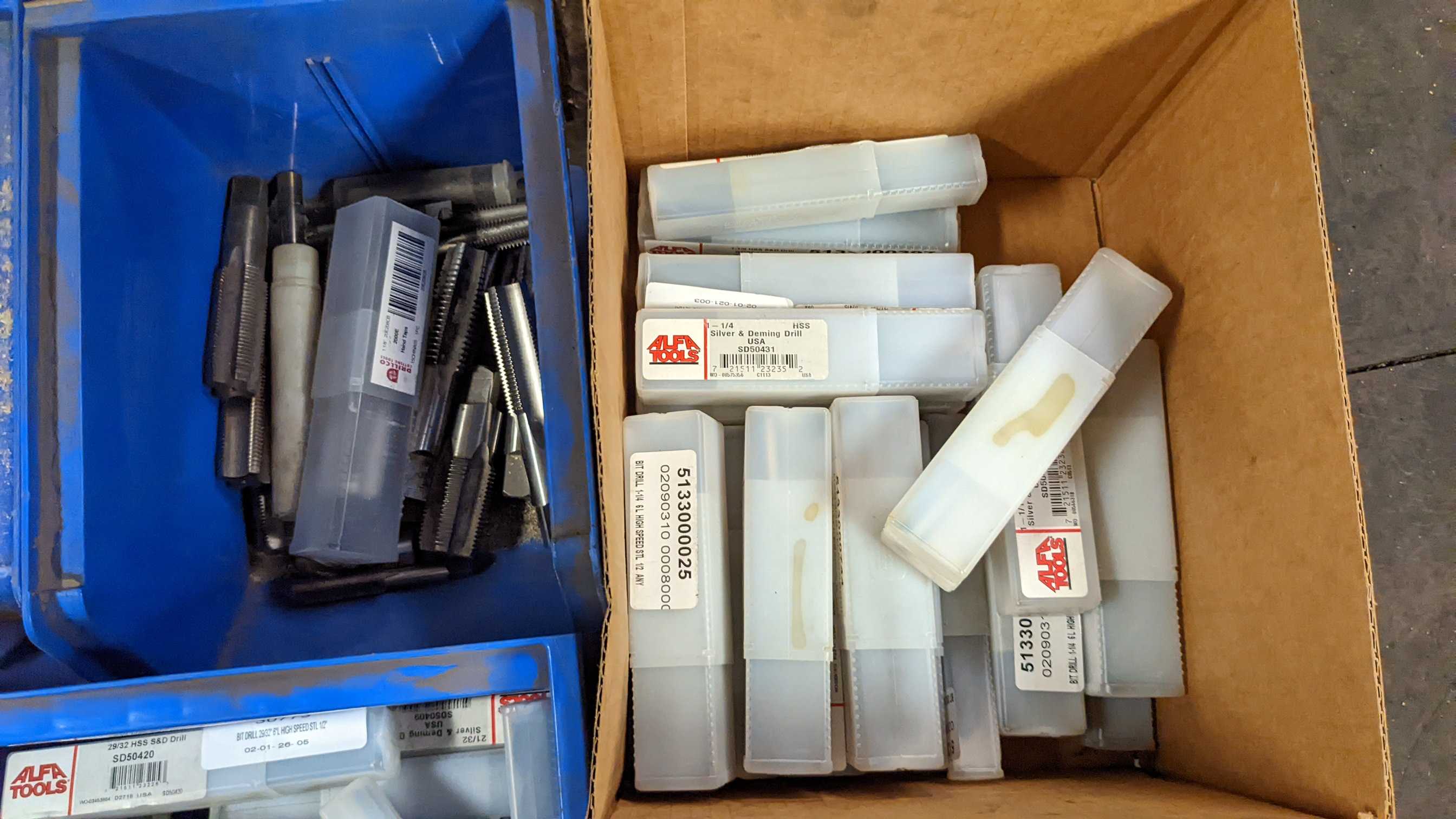LOT OF MISCELLANEOUS TAPS & DIES - ELECTRIC POWER TOOLS