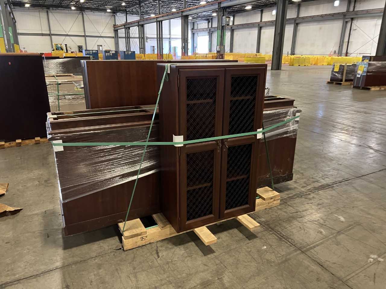 Lot of 26 pallets of office furniture - PLANT & FACILITY