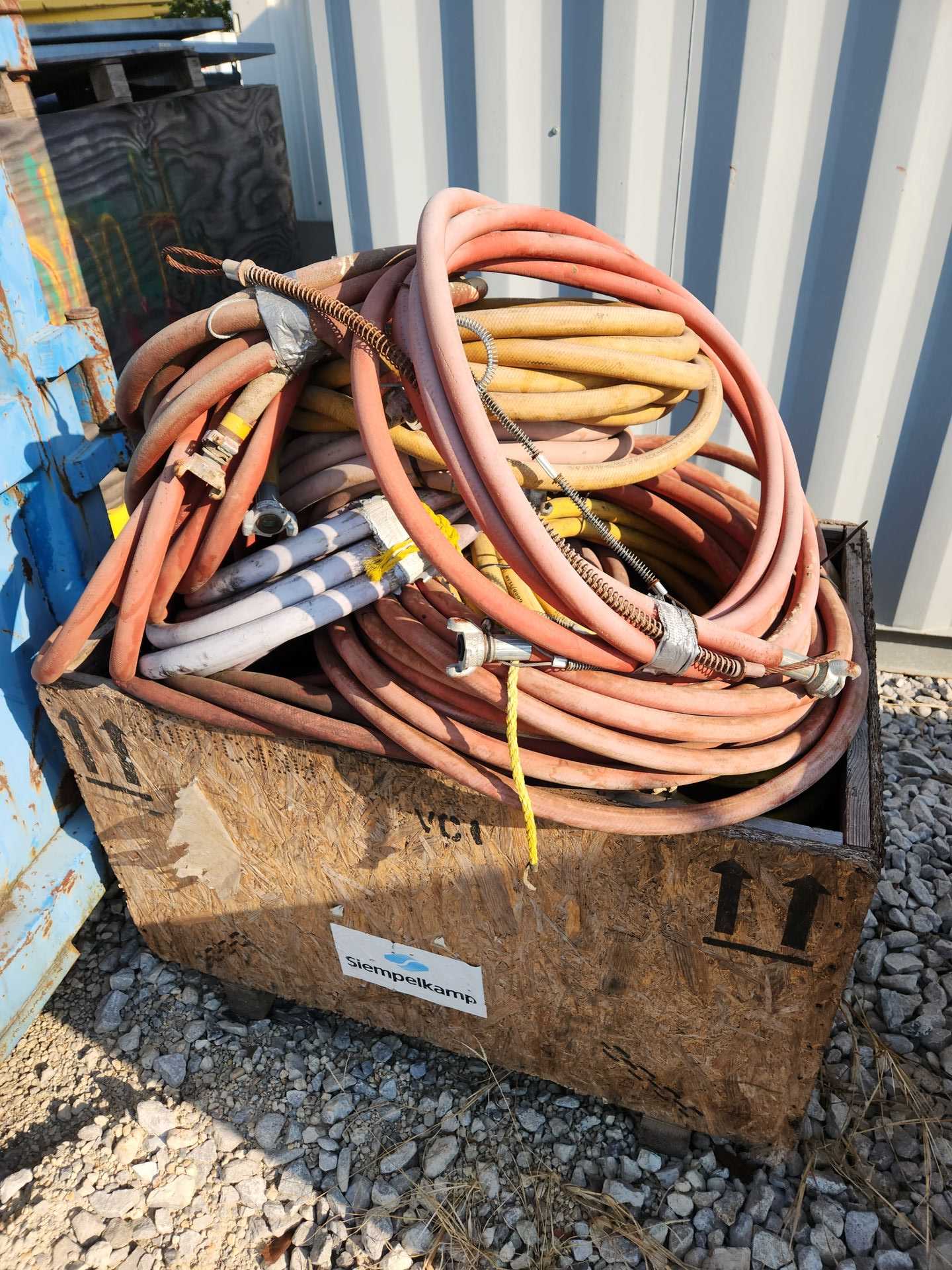 CRATE OF AIR HOSE WITH FITTINGS & WHIP CHECKS - HOSE