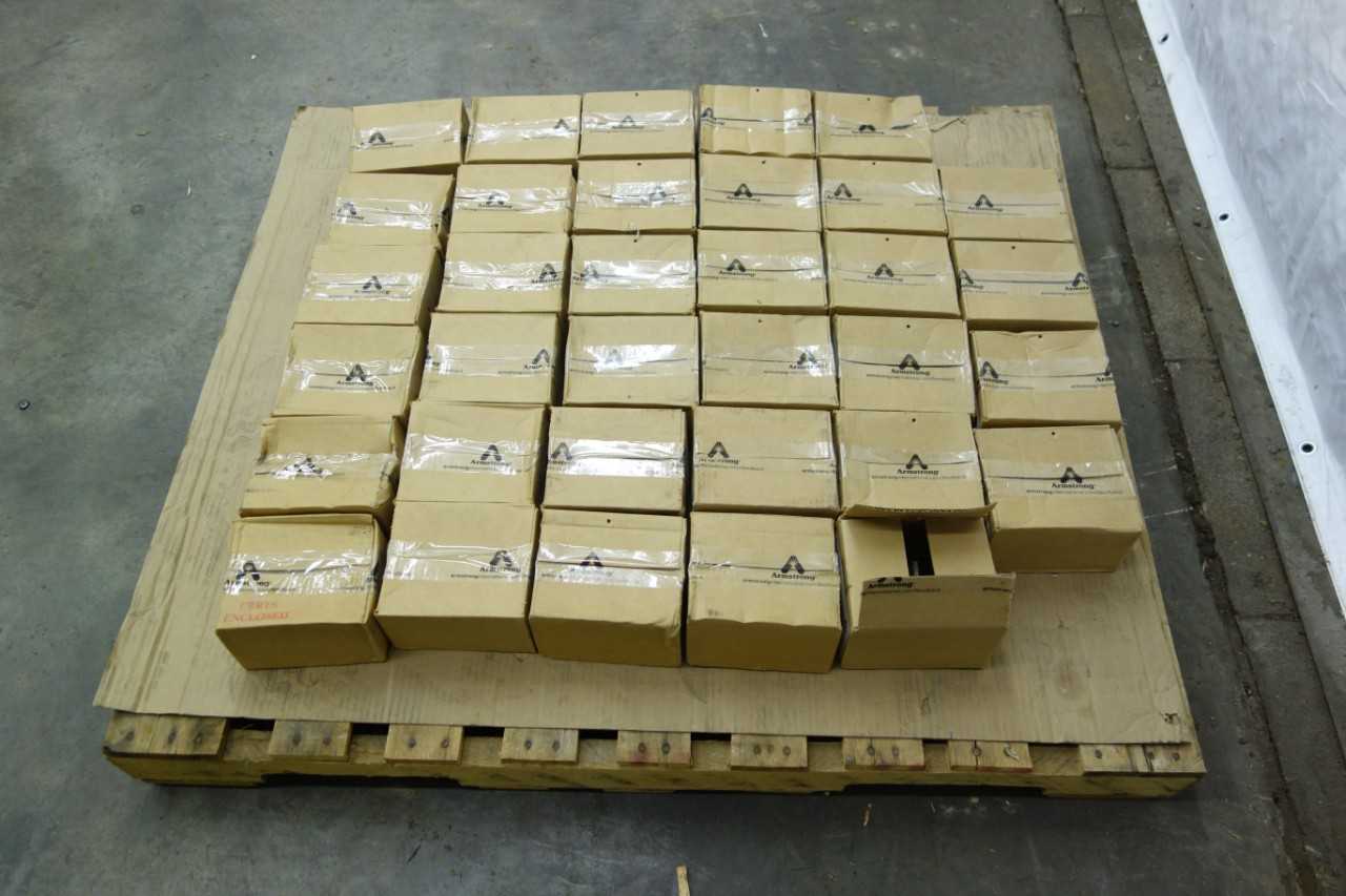 LOT OF 34 ARMSTRONG S37929A STEAM TRAP VALVES - VALVES