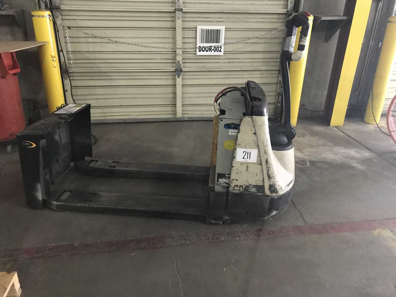 2004 Crown WP2034-45 walkie pallet jack, Las Vegas, NV - MANUAL PALLET JACKS