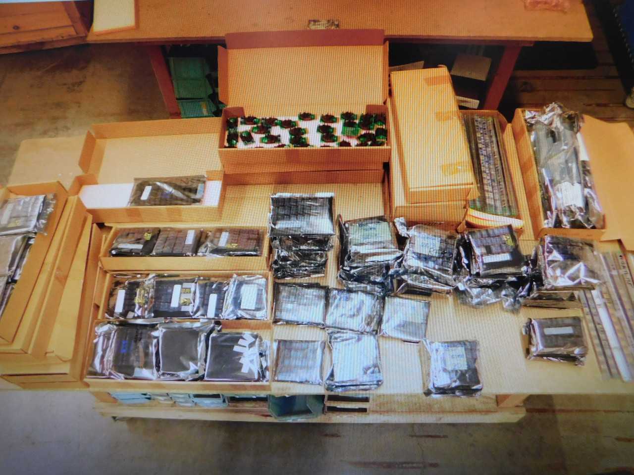 Lot of Assorted Computer Components & Memory Cards - HAND TOOLS