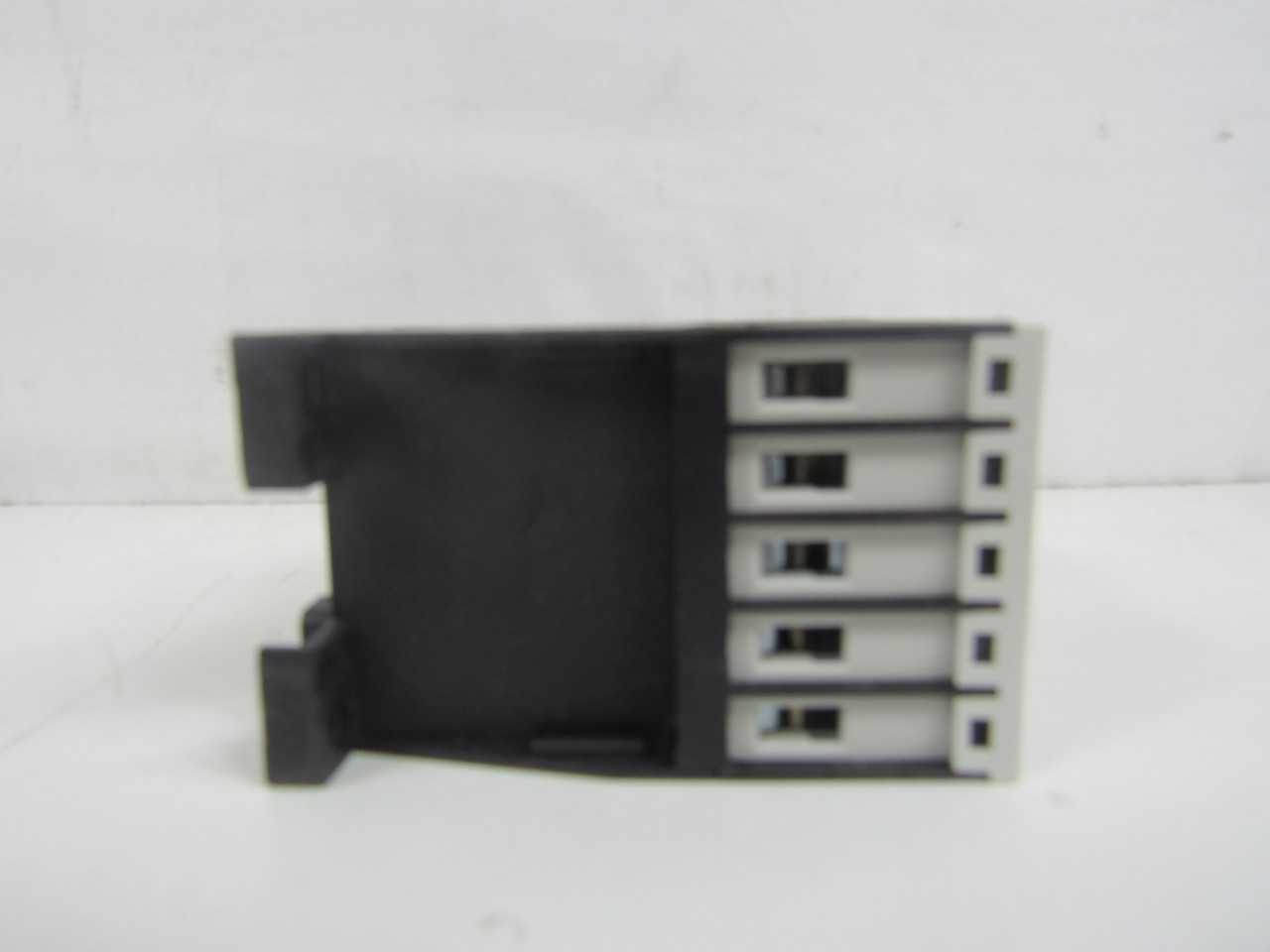 Lot of Quantity 12x XTCE012B10T Contactors - CONTACTORS