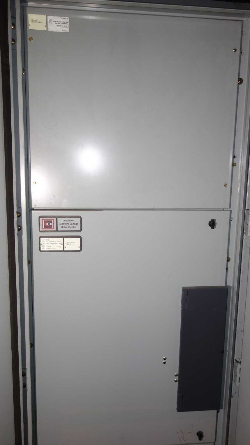 LOT OF 2 CUTLER HAMMER LBS 600A 2400V-AC NON-FUSIBLE LOAD INTERRUPTER SWITCHGEAR - SWITCHGEAR