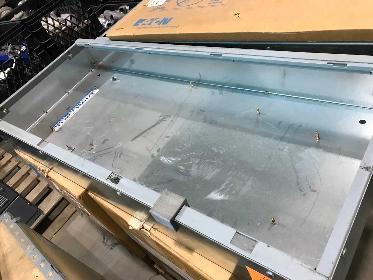 EATON EZB2048RC PANELBOARD W/ DOOR (QTY 1) - MISCELLANEOUS