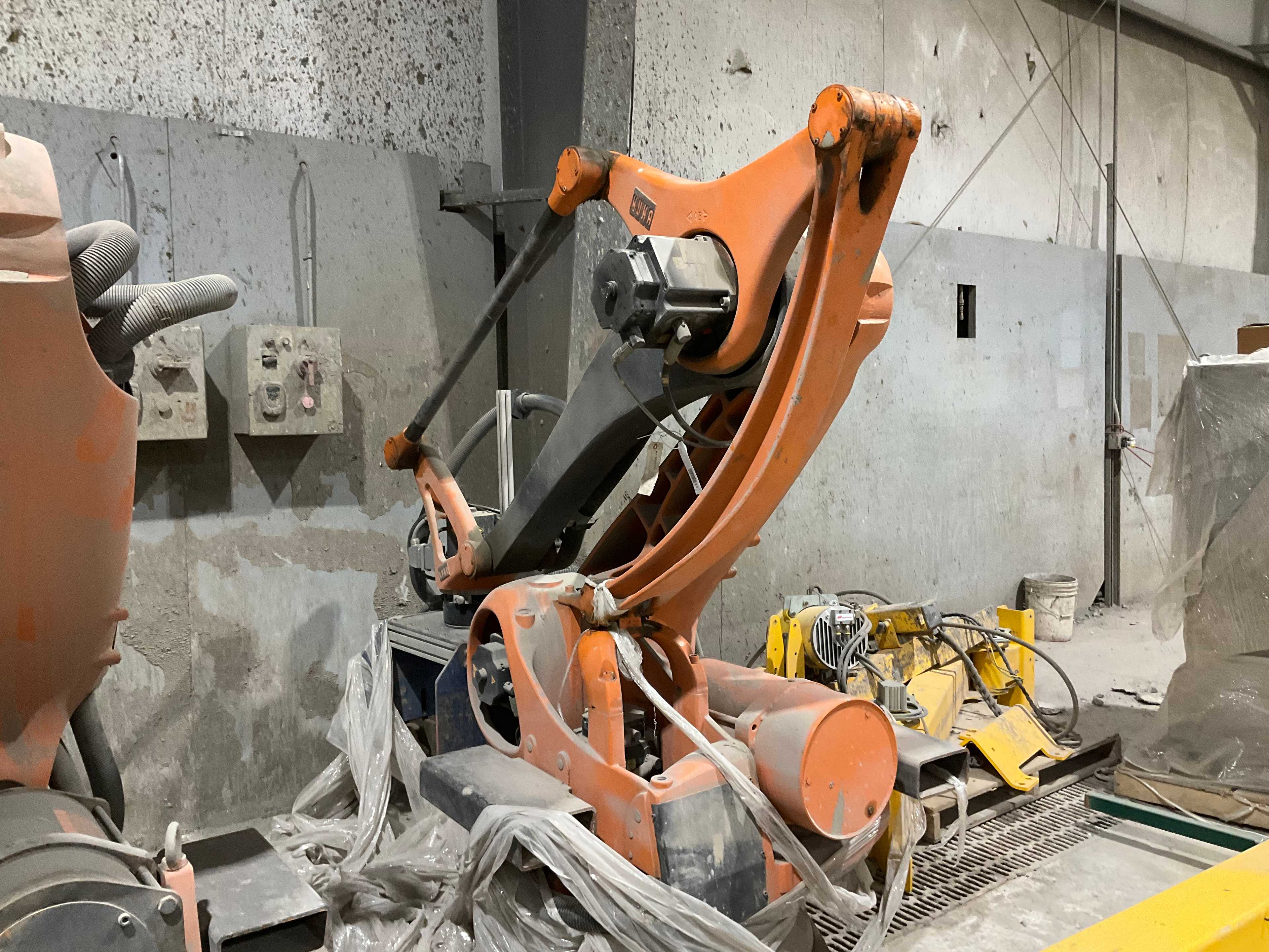 KUKA KR180PA ROBOT & CONTROLLER ASSEMBLY - ARTICULATED ROBOTS