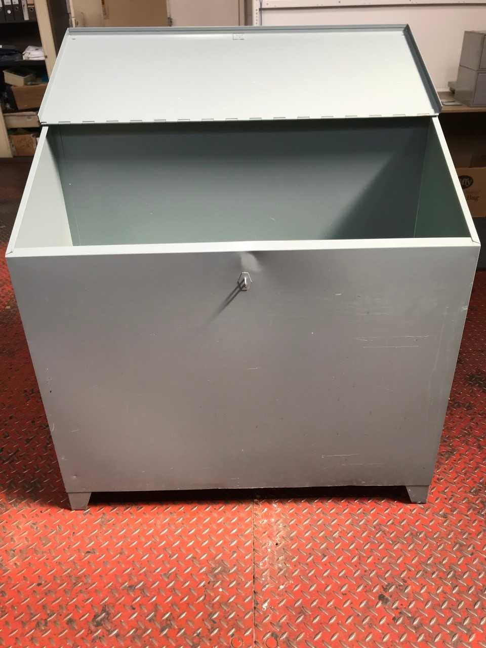 Small Metal Storage Unit - TOOL STORAGE