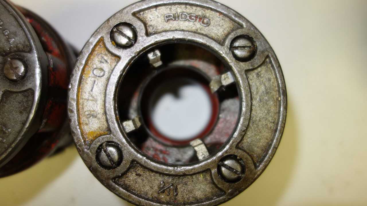 LOT OF 2 RIDGID 1-1/4 IN DIE HEADS - ELECTRIC POWER TOOLS