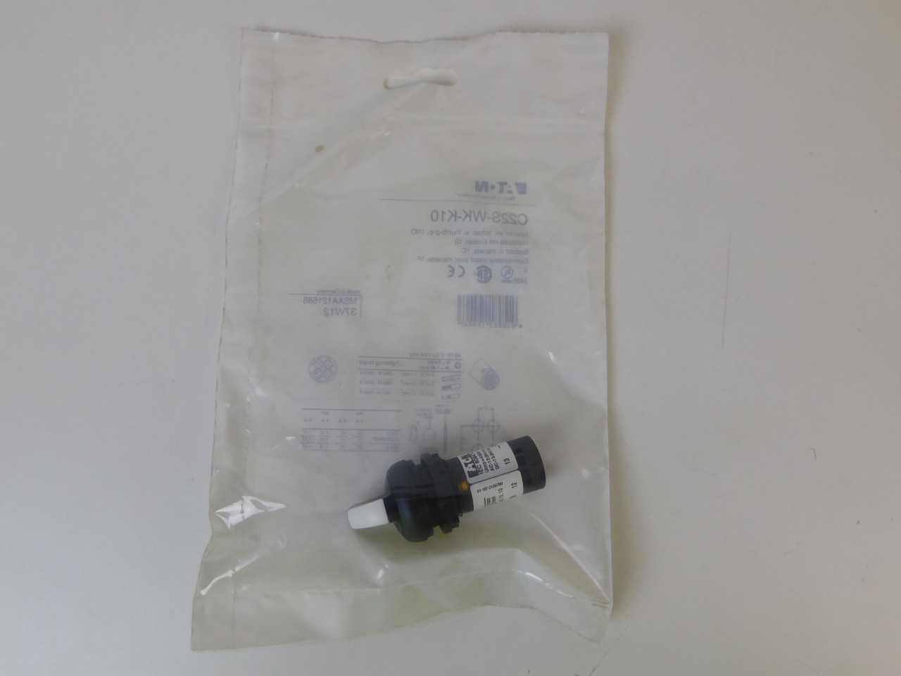 Quantity 100 of Eaton C22S-WK-K10 NON-ILL 2-POS MOM SEL SWTCH THB-GP BLK-BZL 1NO - AUTOMATION & CONTROLS