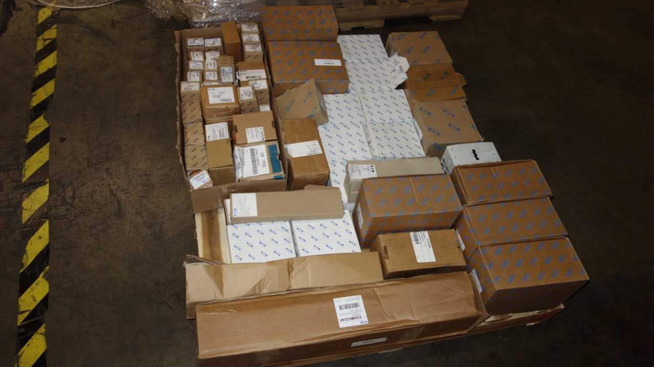 1 PALLET OF ASSORTED EATON ELECTRICAL, CONTACTOR PARTS - ELECTRICAL COMPONENTS