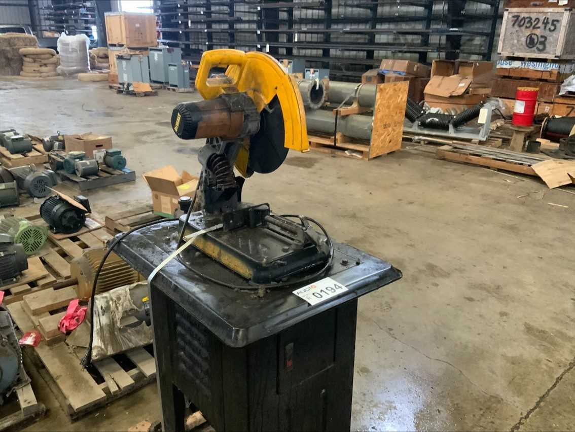 Dewalt Chop Saw With Table - ELECTRIC POWER TOOLS