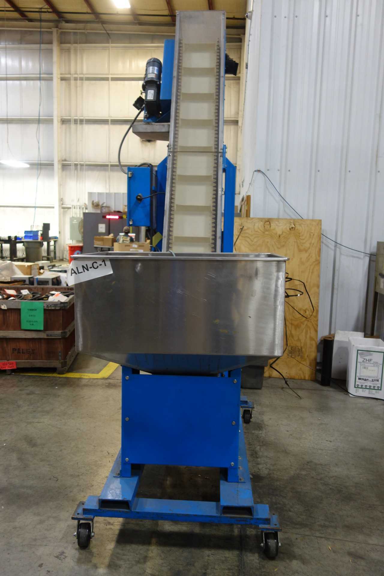 CONVEYOR SYSTEM WITH FEED HOPPER - CONVEYORS