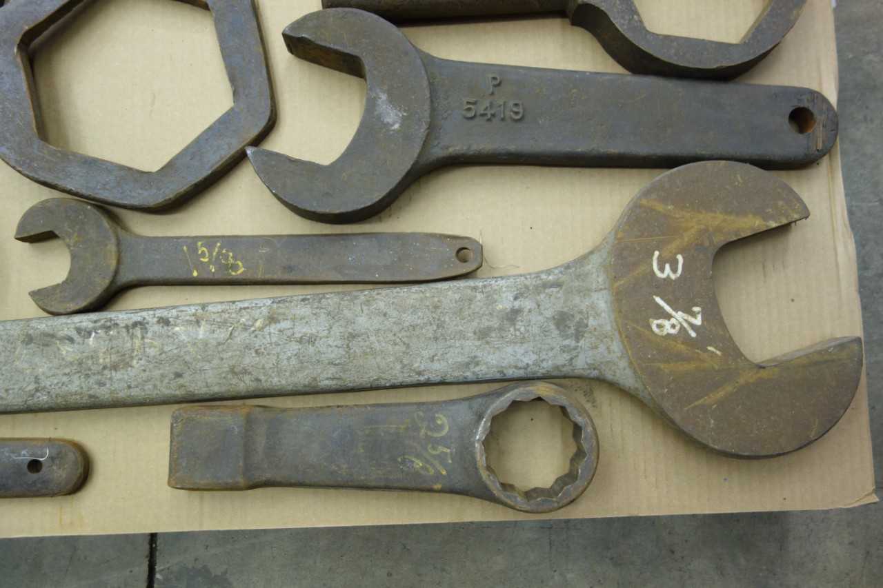 PALLET OF ASSORTED WRENCHES - HAND TOOLS