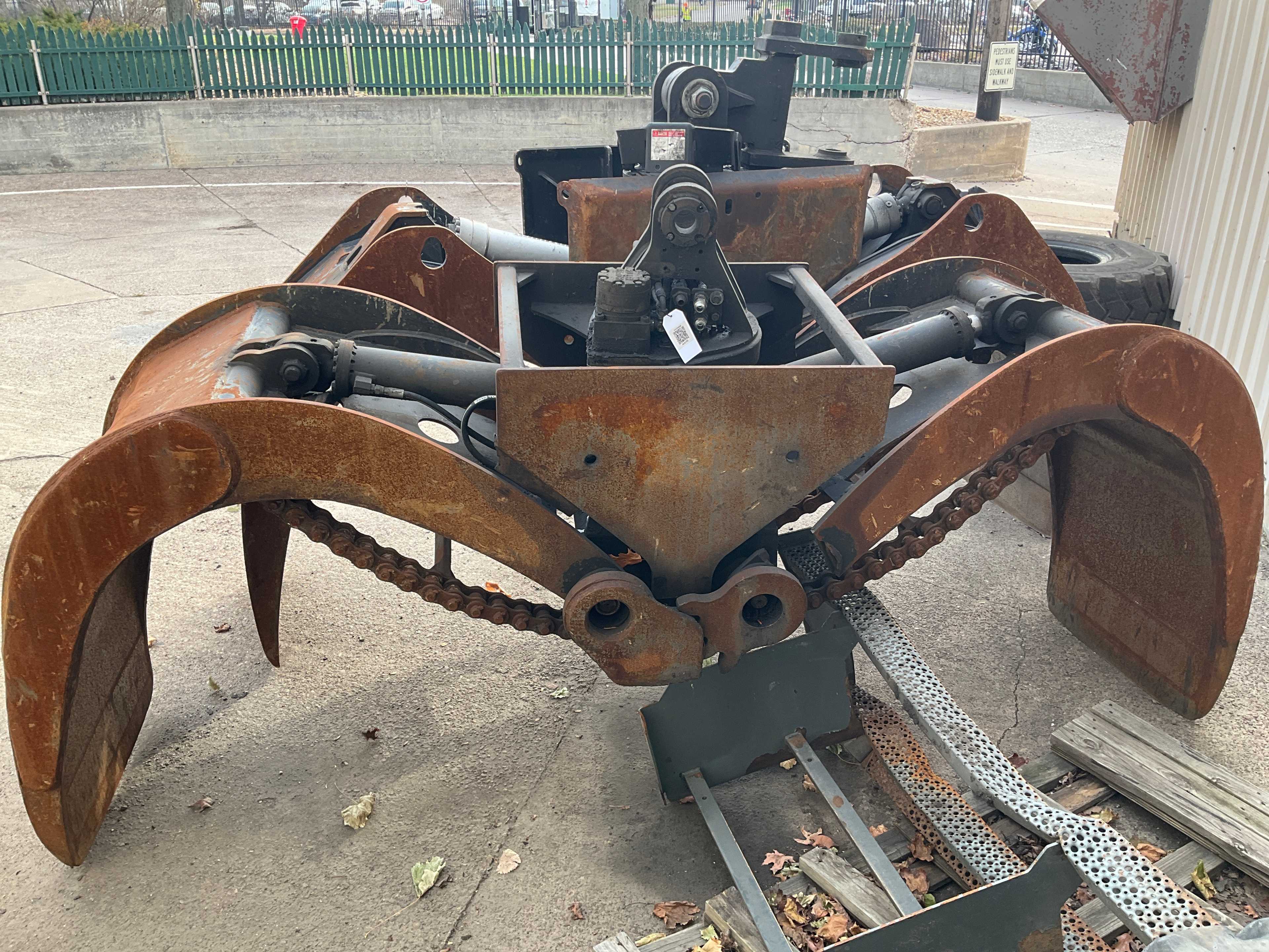 ROTOBEC GRAPPLE - CONSTRUCTION EQUIPMENT ATTACHMENTS