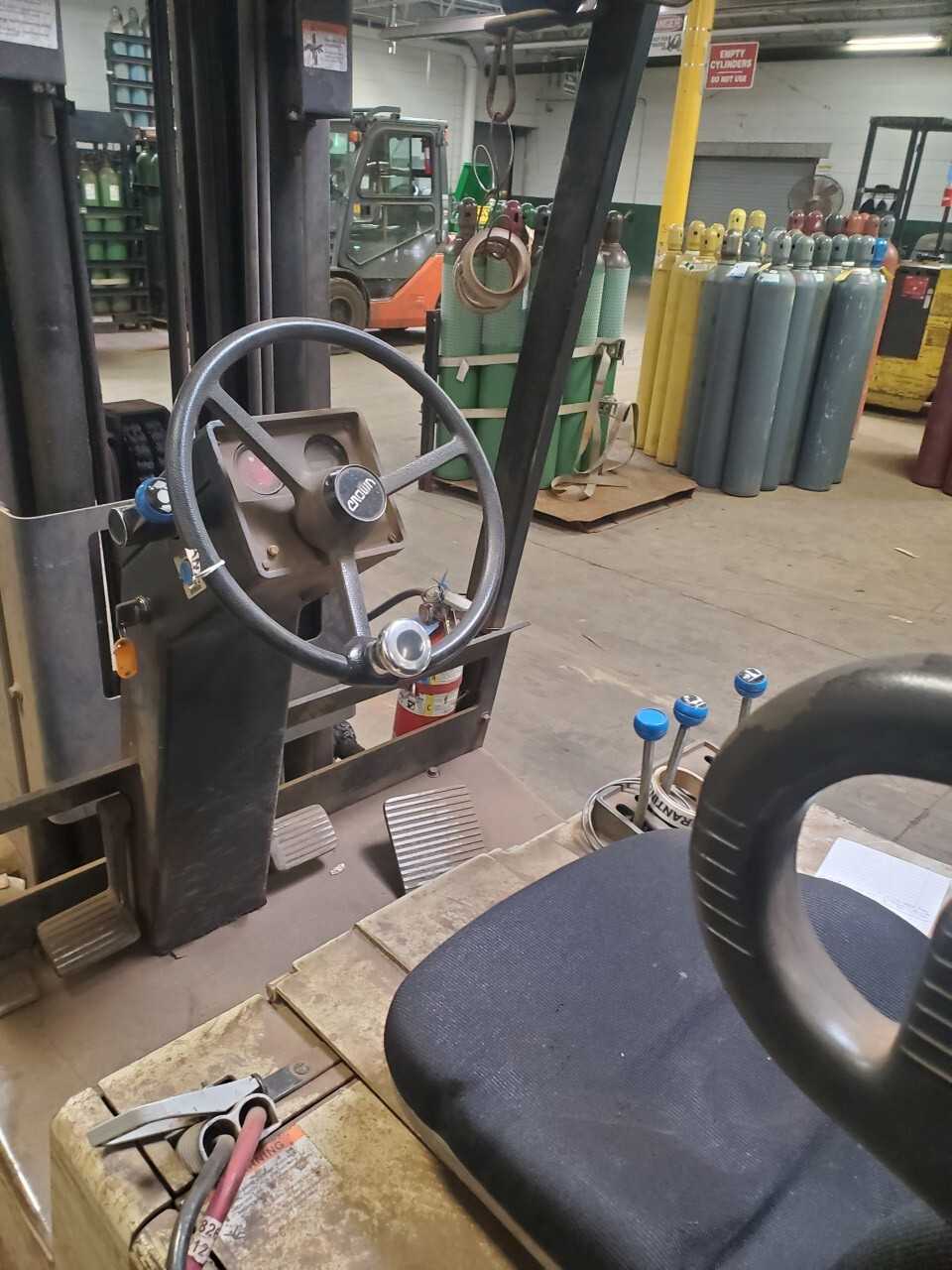 1999 Crown Electric Forklift - FORKLIFTS