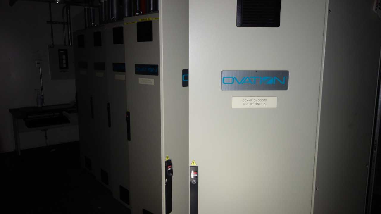 X6 WESTINGHOUSE OVATION CONTROL CABINET W/ MODULES - AUTOMATION & CONTROLS