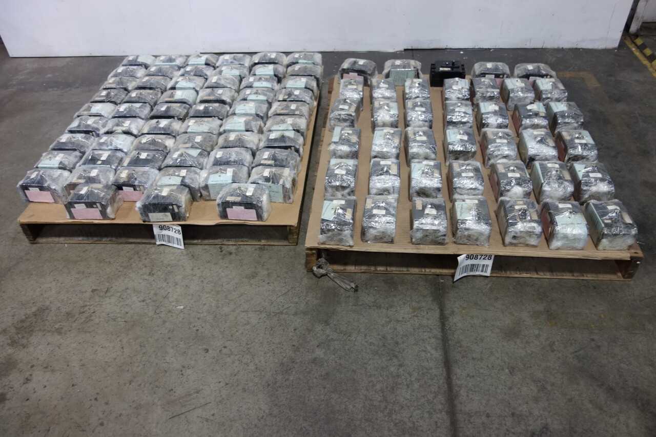 2 PALLET OF FEDERAL PACIFIC MOLDED CASE CIRCUIT BREAKERS - CIRCUIT BREAKERS