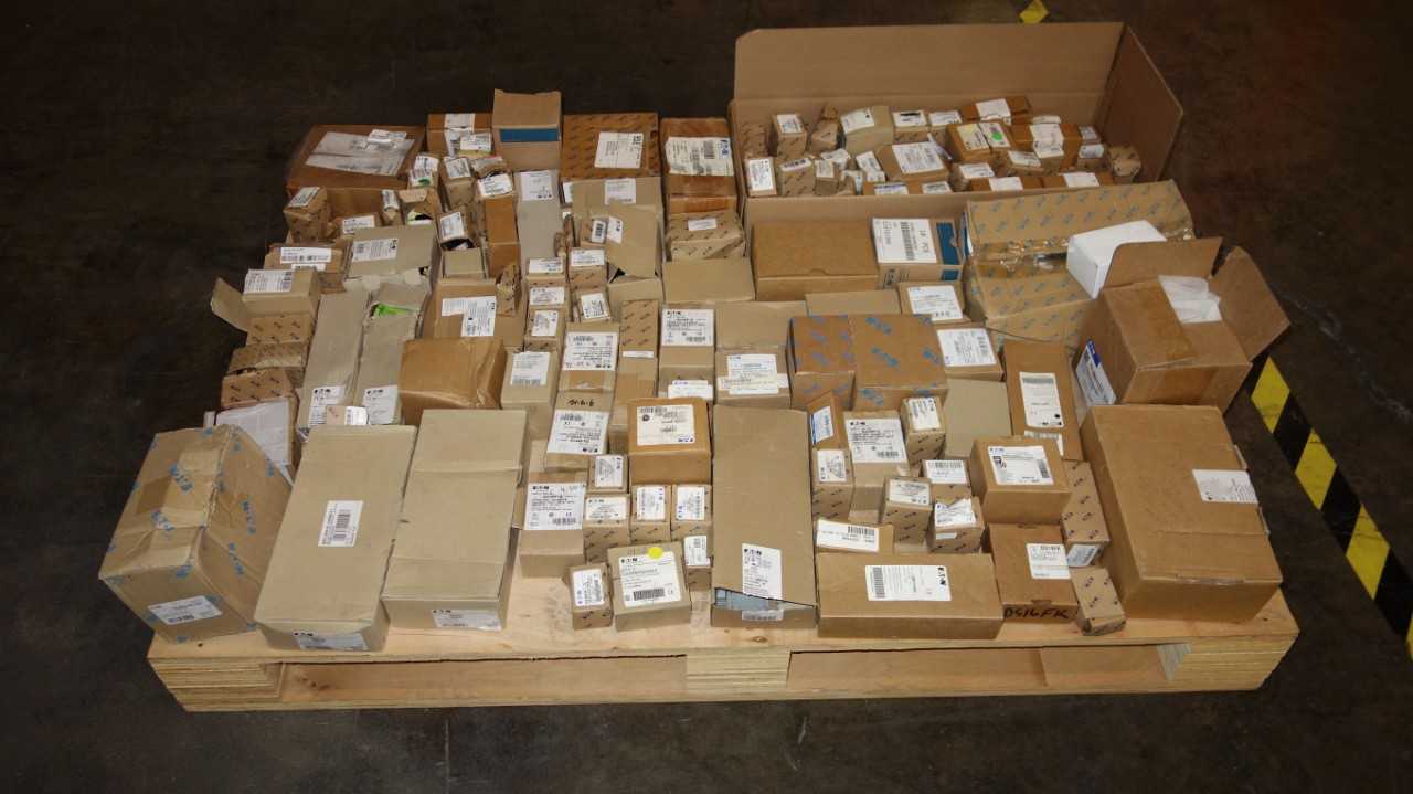1 PALLET OF ASSORTED EATON ELECTRICAL, CONTACTOR, RELAYS - ELECTRICAL COMPONENTS