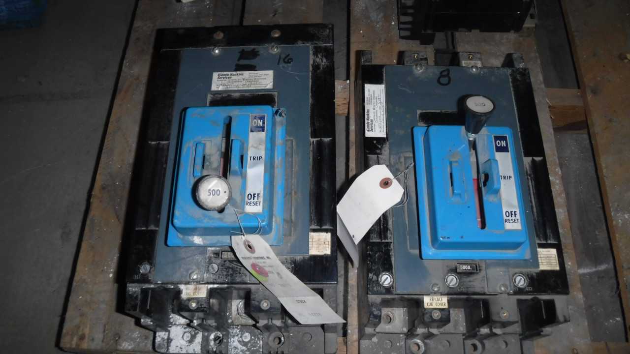 Two 500 Amp General Electric Circuit Breakers - CIRCUIT BREAKERS