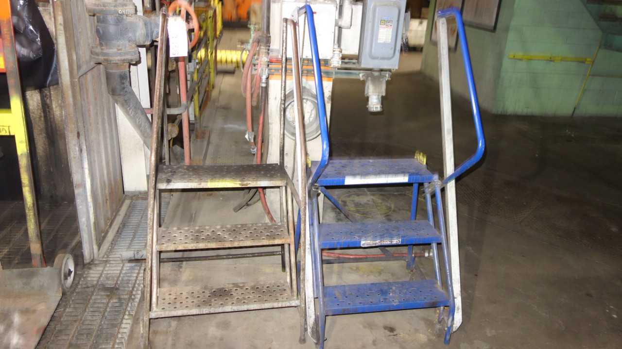 LOT OF 2 ROLLING STEP LADDERS - MISCELLANEOUS