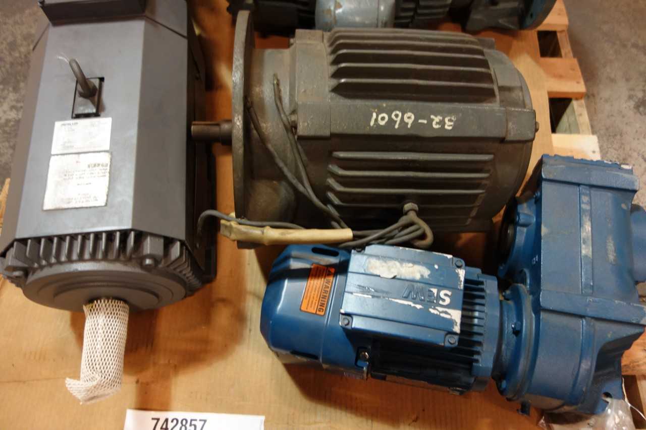 1 PALLET OF ASSORTED AC MOTORS, ELECTRIC MOTOR REPLACEMENT PART- MITSUBISHI, RELIANCE, US MOTORS - ELECTRIC MOTORS