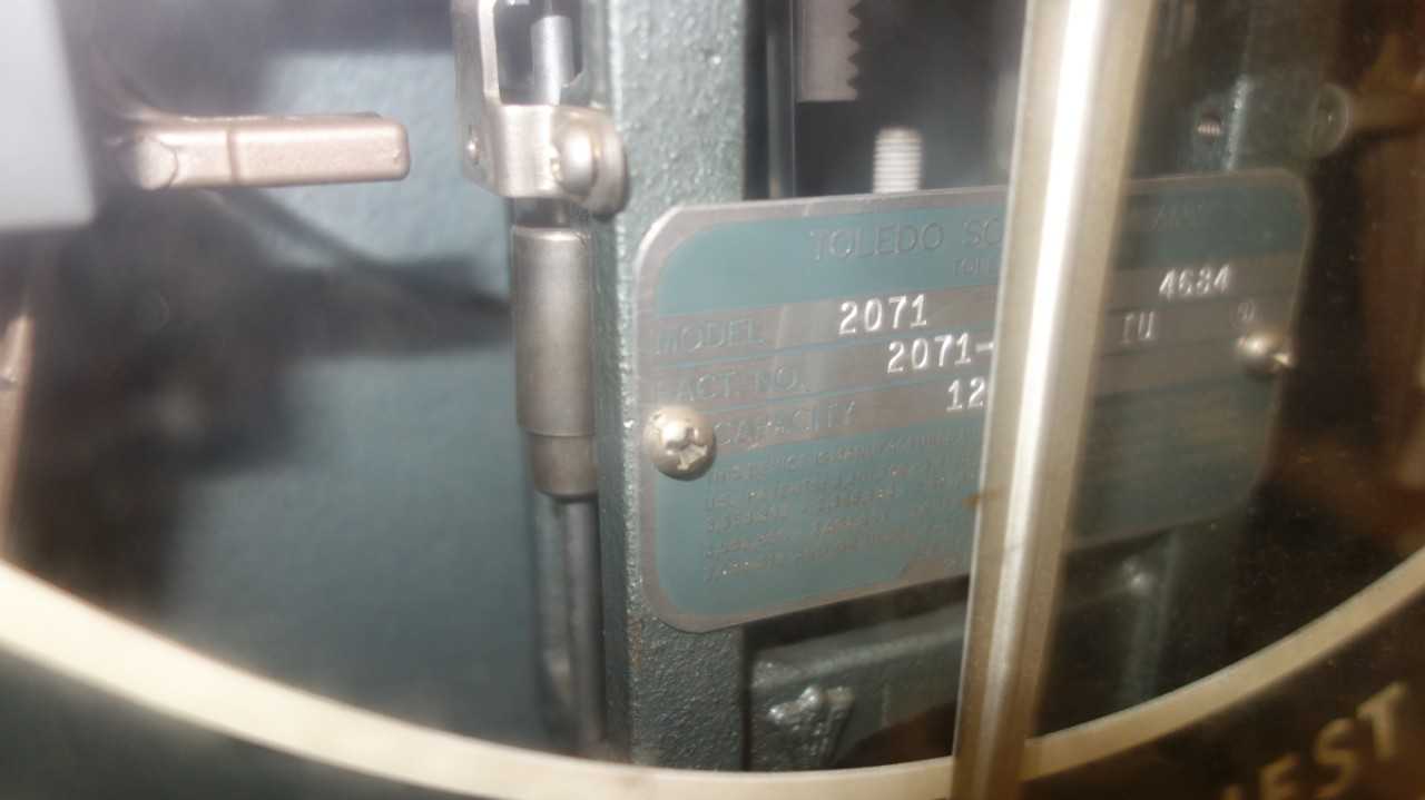 TOLEDO 2071 125LB PLATFORM SCALE - SCALES
