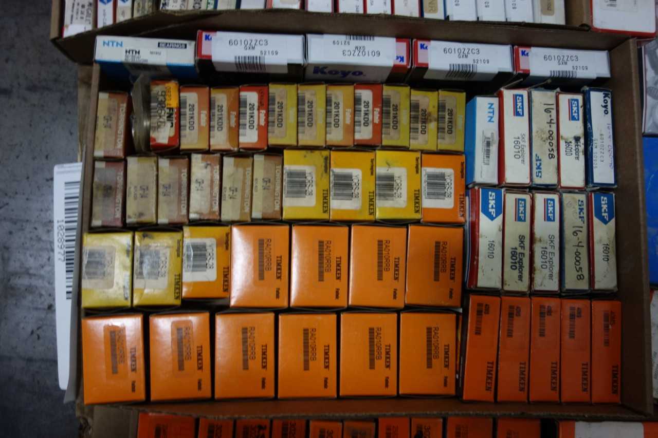 LOT OF ASSORTED BEARINGS - BEARINGS