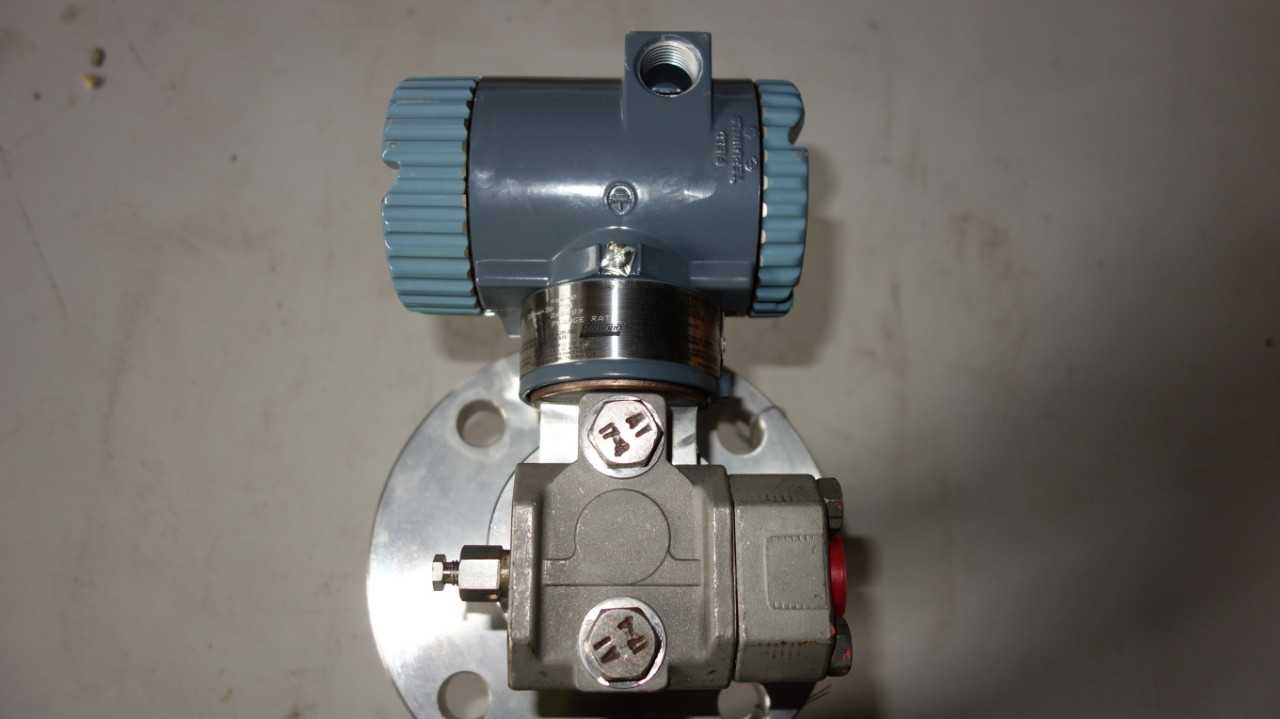 FOXBORO IDP10 PRESSURE TRANSMITTER - INSTRUMENTATION