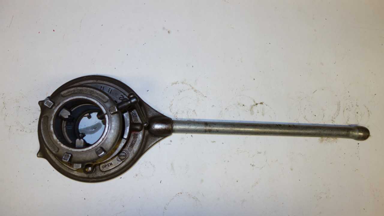 RIDGID 65-RA 1 TO 2 IN MANUAL PIPE THREADER - HAND TOOLS